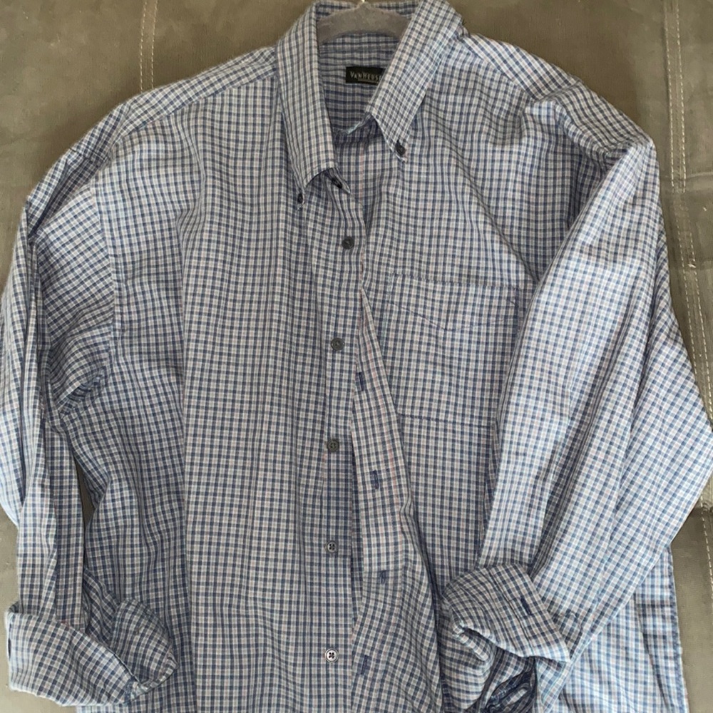 Van Heusen Button Down Shirt Men’s XL Blue Plaid Front Pocket Long Sleeve